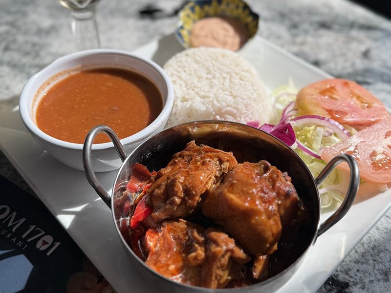 Room 1701 Restaurant Lounge food